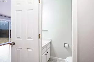 17582 NW Rolling Hill Ln, Beaverton, OR 97006 - Photo 12