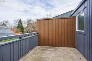 17582 NW Rolling Hill Ln, Beaverton, OR 97006 - Photo 16