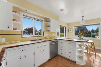 7655 NE Alameda St, Portland, OR 97213 - Photo 12
