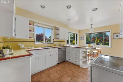 7655 NE Alameda St, Portland, OR 97213 - Photo 14
