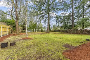 15133 SE Woodward St, Portland, OR 97236 - Photo 40