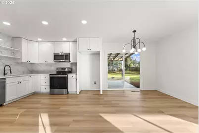 15133 SE Woodward St, Portland, OR 97236 - Photo 16