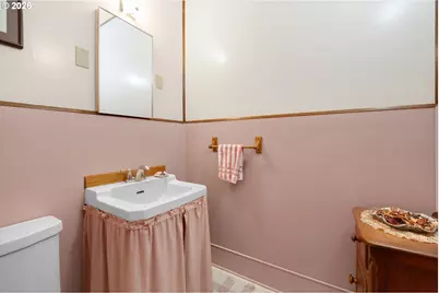 1528 Irving Ave, Astoria, OR 97103 - Photo 16