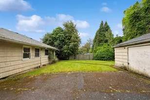2251 SE 70th Ave, Portland, OR 97215 - Photo 14