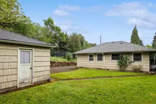 2251 SE 70th Ave, Portland, OR 97215 - Photo 16