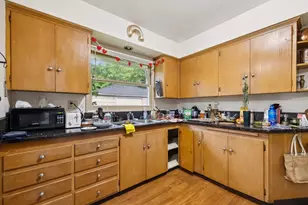 2251 SE 70th Ave, Portland, OR 97215 - Photo 10
