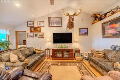 32022 SE Dodge Park Blvd, Gresham, OR 97080 - Photo 14