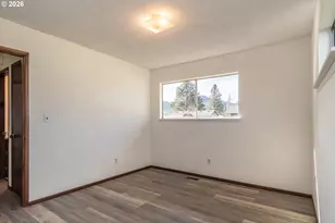 219 Hawthorne St, Sutherlin, OR 97479 - Photo 28