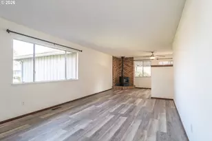 219 Hawthorne St, Sutherlin, OR 97479 - Photo 4