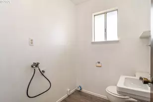 219 Hawthorne St, Sutherlin, OR 97479 - Photo 36