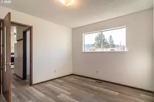 219 Hawthorne St, Sutherlin, OR 97479 - Photo 32