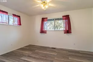 219 Hawthorne St, Sutherlin, OR 97479 - Photo 20