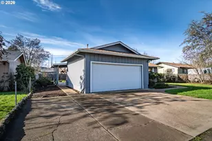 219 Hawthorne St, Sutherlin, OR 97479 - Photo 2