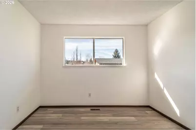 219 Hawthorne St, Sutherlin, OR 97479 - Photo 34