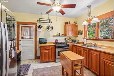 1503 NE Bryant St, Portland, OR 97211 - Photo 6