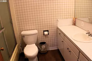 497 Woodcrest Dr, Myrtle Creek, OR 97457 - Photo 10