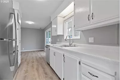 570 N 10th Ave #110, Cornelius, OR 97113 - Photo 8