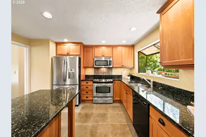 18782 Upper Midhill Dr, West Linn, OR 97068 - Photo 16