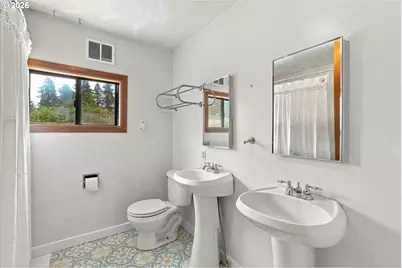 205 N Maple Hill Rd, Kelso, WA 98626 - Photo 16