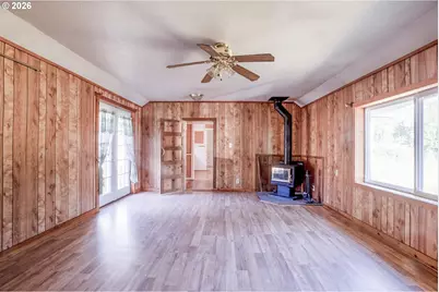 47433 School St, Oakridge, OR 97463 - Photo 2