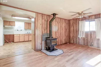 47433 School St, Oakridge, OR 97463 - Photo 4