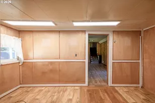 47433 School St, Oakridge, OR 97463 - Photo 6