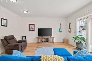 6928 SE Raymond Ct, Portland, OR 97206 - Photo 4