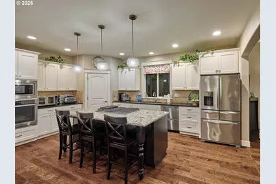 422 Turnberry Ave, Woodburn, OR 97071 - Photo 14