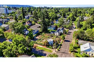 1743 SE Marion St, Portland, OR 97202 - Photo 34