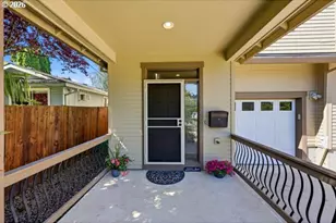 1743 SE Marion St, Portland, OR 97202 - Photo 4