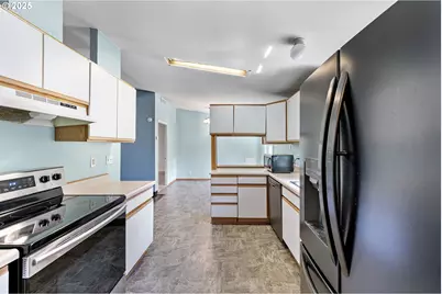 30839 Washington St, Lebanon, OR 97355 - Photo 20