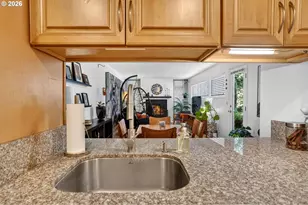 325 SE 146th Ave, Portland, OR 97233 - Photo 18