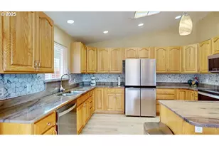 869 N Collier St, Coquille, OR 97423 - Photo 10