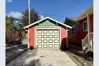 869 N Collier St, Coquille, OR 97423 - Photo 34