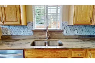 869 N Collier St, Coquille, OR 97423 - Photo 12