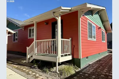 869 N Collier St, Coquille, OR 97423 - Photo 30