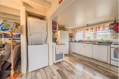 1170 NW 8th Ct, Lincoln City, OR 97367 - Photo 24