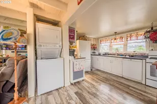 1170 NW 8th Ct, Lincoln City, OR 97367 - Photo 24