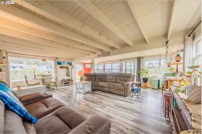 1170 NW 8th Ct, Lincoln City, OR 97367 - Photo 10