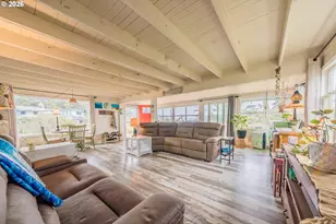 1170 NW 8th Ct, Lincoln City, OR 97367 - Photo 10