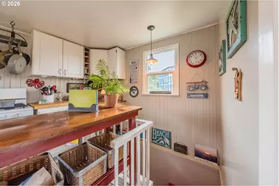 1170 NW 8th Ct, Lincoln City, OR 97367 - Photo 26
