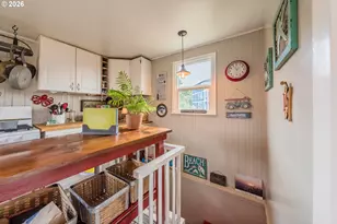 1170 NW 8th Ct, Lincoln City, OR 97367 - Photo 26
