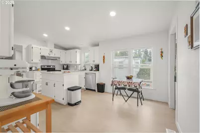 18780 Central Point Rd #19, Oregon City, OR 97045 - Photo 14