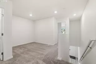 17 NE 134th Pl, Portland, OR 97230 - Photo 16