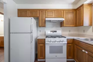 219 E Mission Dr, Newberg, OR 97132 - Photo 10
