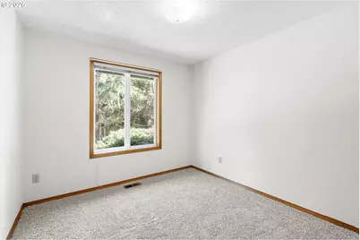 219 E Mission Dr, Newberg, OR 97132 - Photo 18