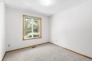219 E Mission Dr, Newberg, OR 97132 - Photo 18