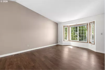 219 E Mission Dr, Newberg, OR 97132 - Photo 2