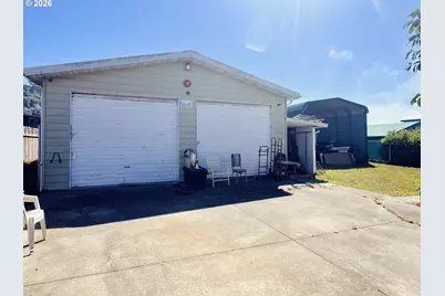 15965 Bay View Dr, Brookings, OR 97415 - Photo 2