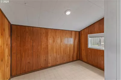 141 Poplar St, Powers, OR 97466 - Photo 10